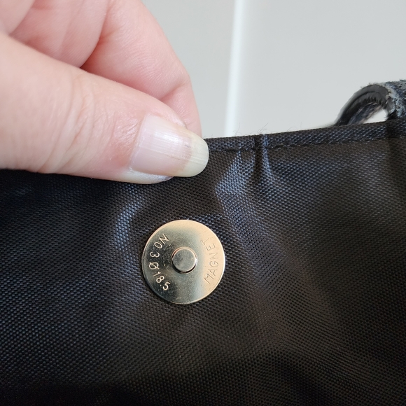 AUTHENTIC NWT Burberry tote bag. - Picture 3 of 11